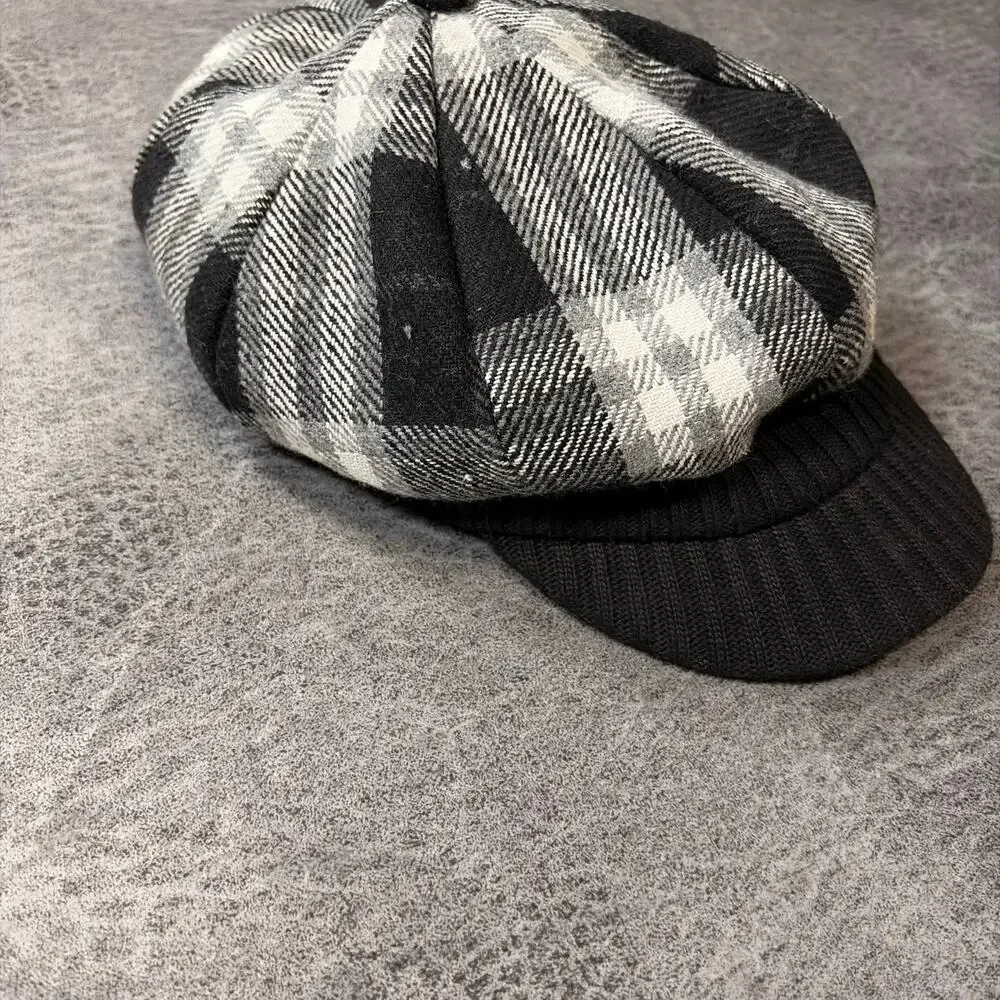 Plaid B&W Ribbed Button Newsboy Cap